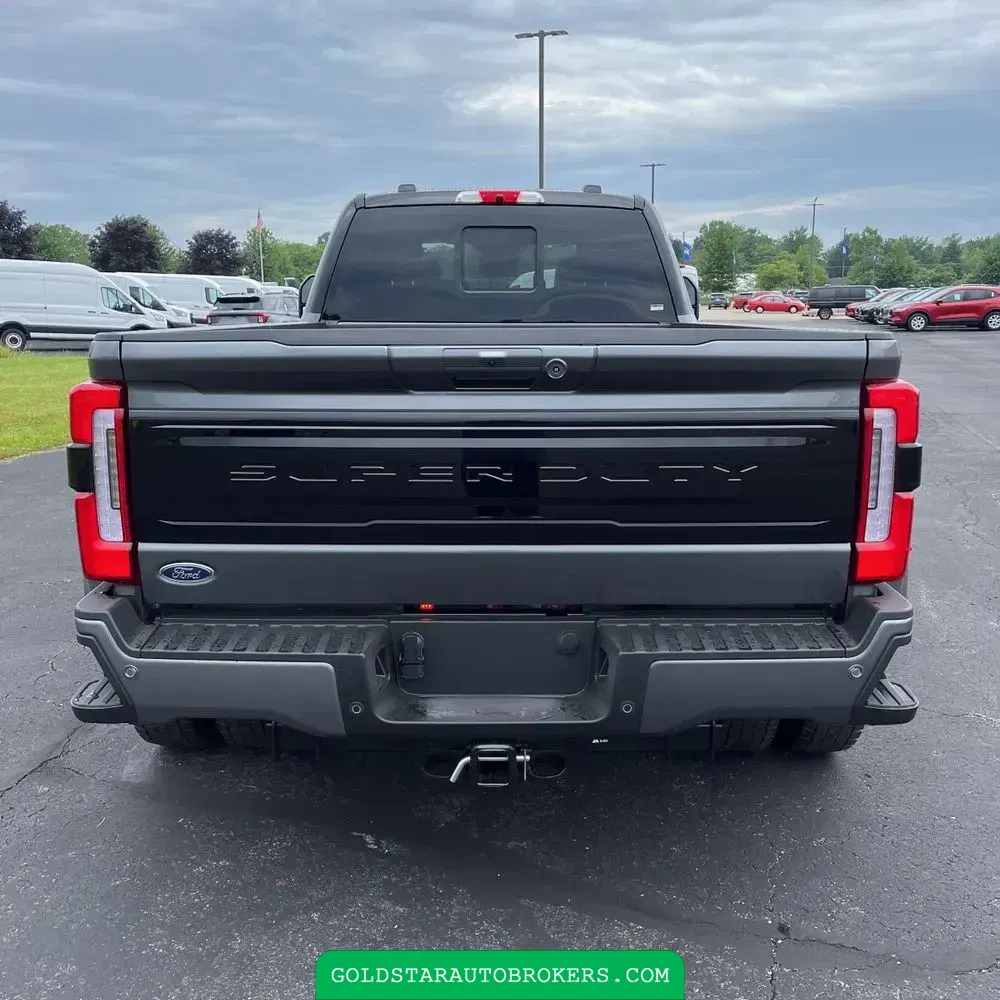 2025 Ford F-450 Super Duty Platinum