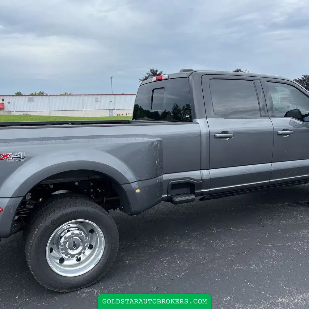 2025 Ford F-450 Super Duty Platinum