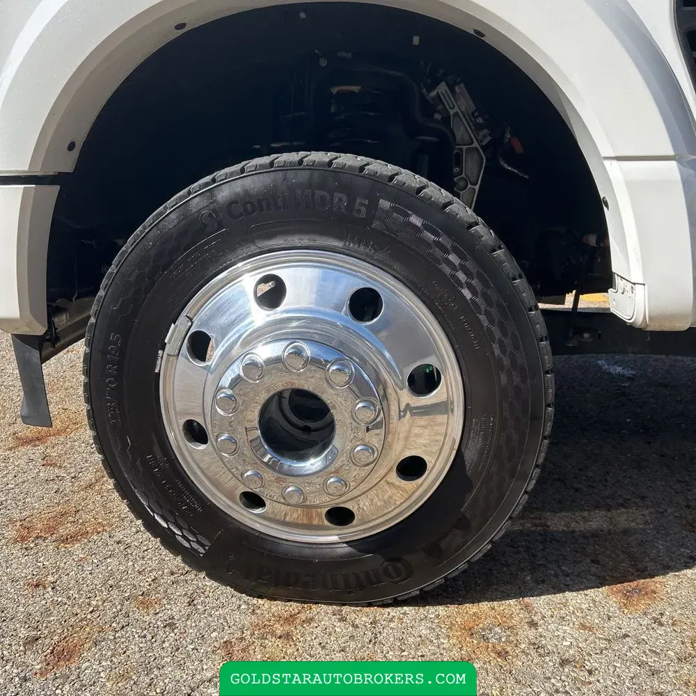 2025 Ford F-450 Super Duty Platinum