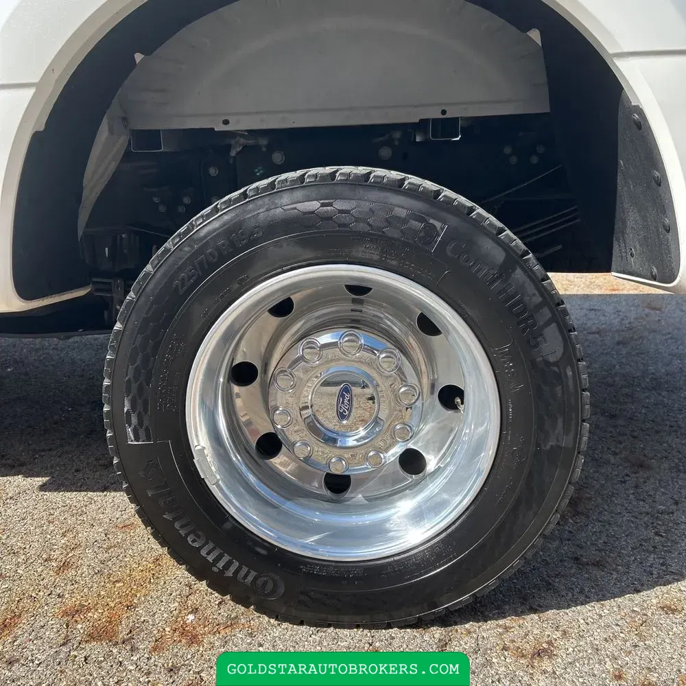 2025 Ford F-450 Super Duty Platinum