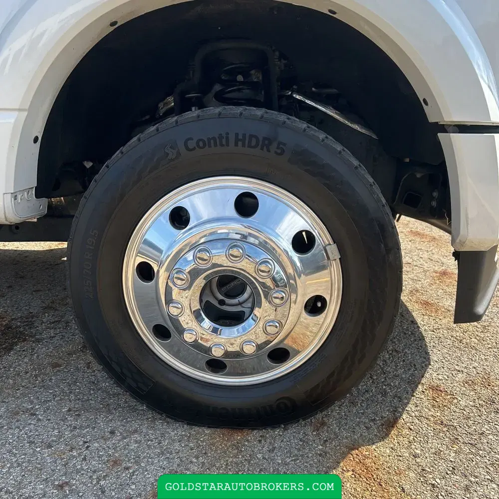 2025 Ford F-450 Super Duty Platinum