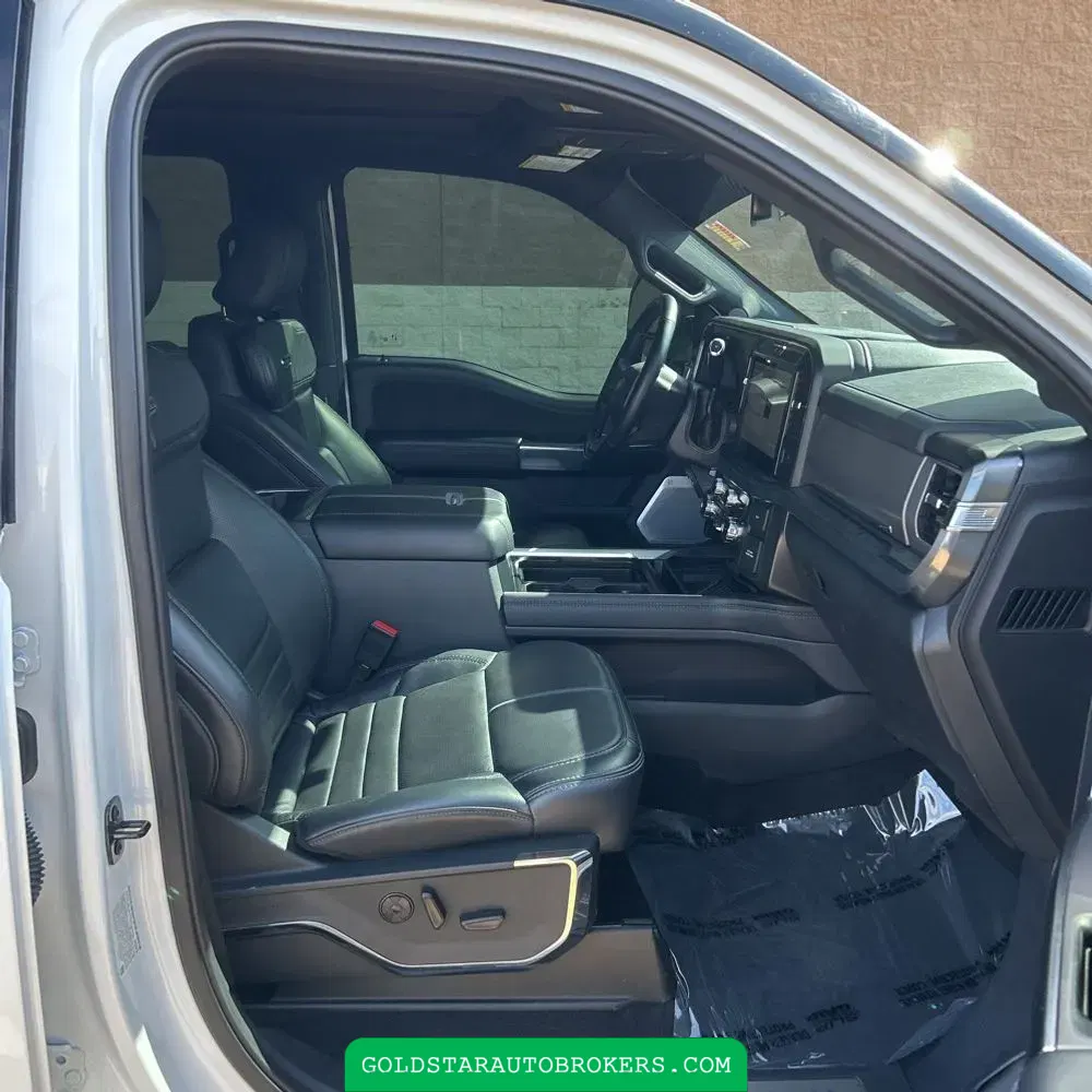 2025 Ford F-450 Super Duty Platinum