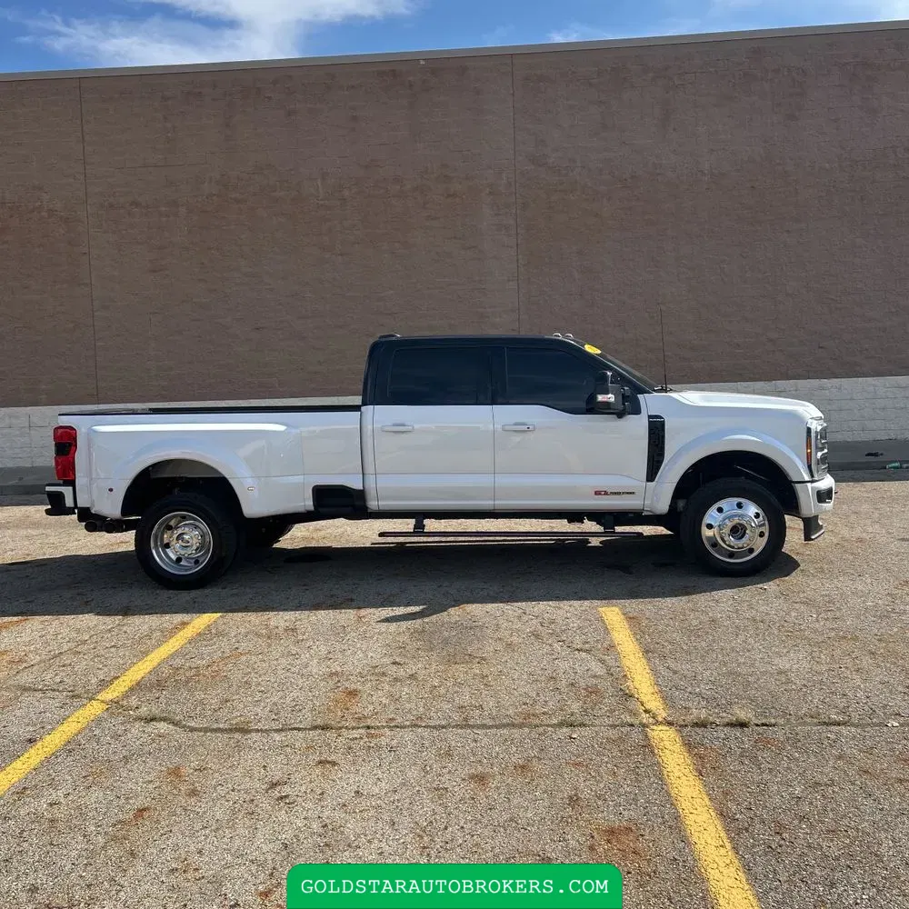2025 Ford F-450 Super Duty Platinum