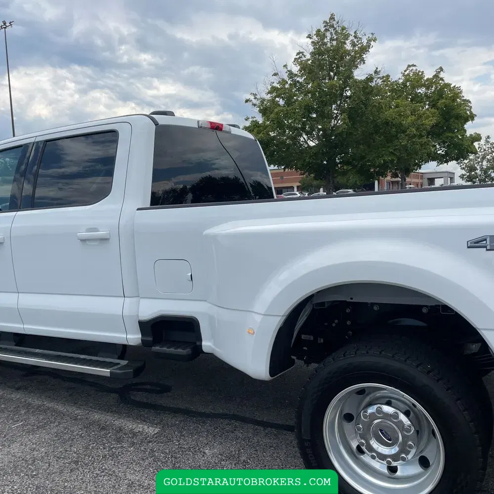 2025 Ford F-450 Super Duty Lariat