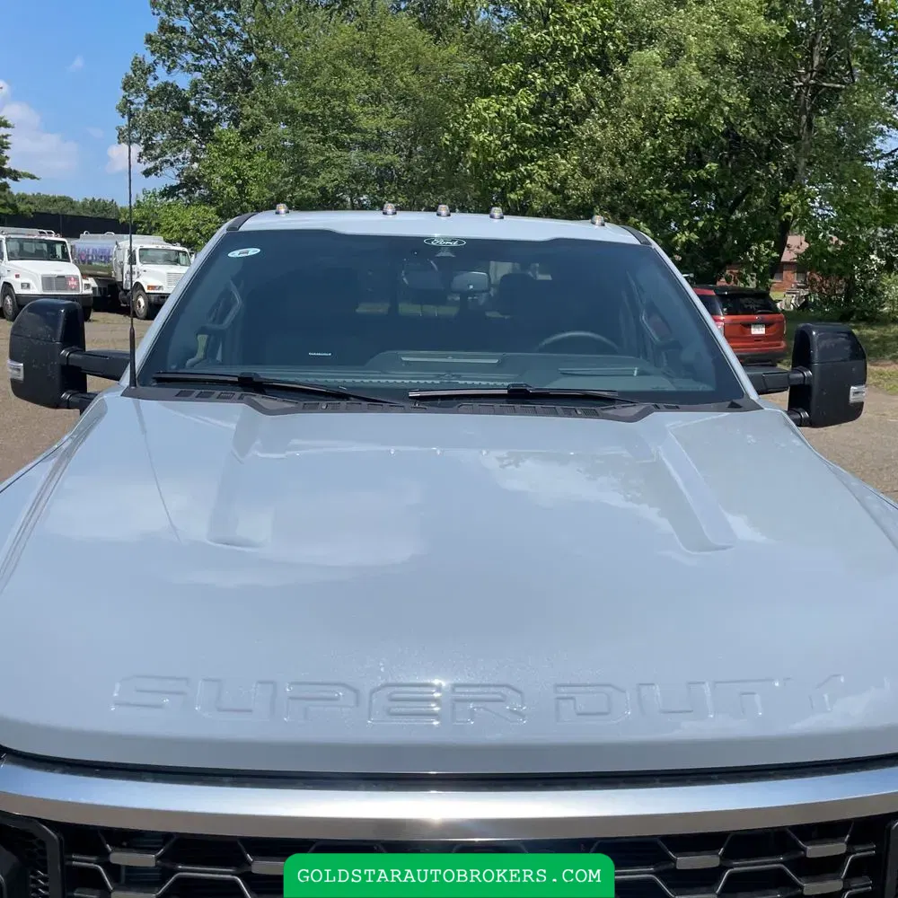2025 Ford F-450 Super Duty Platinum