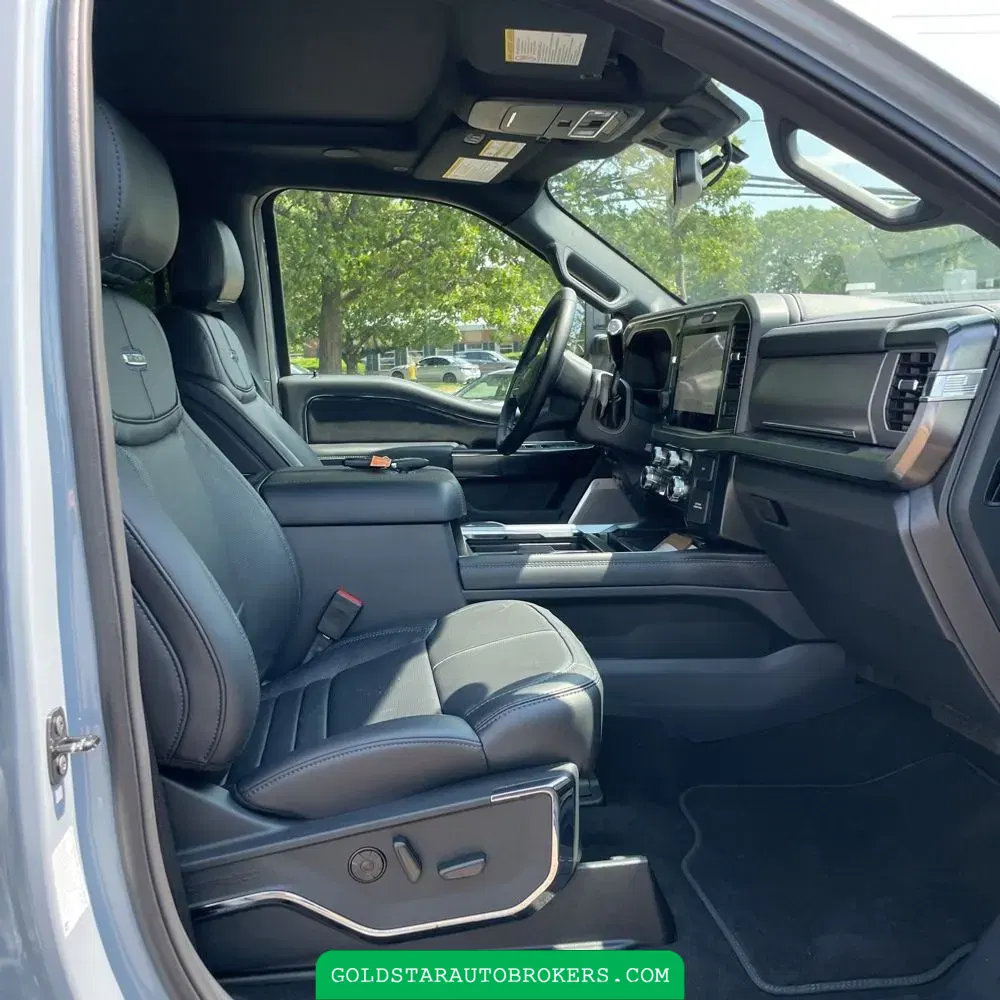 2025 Ford F-450 Super Duty Platinum