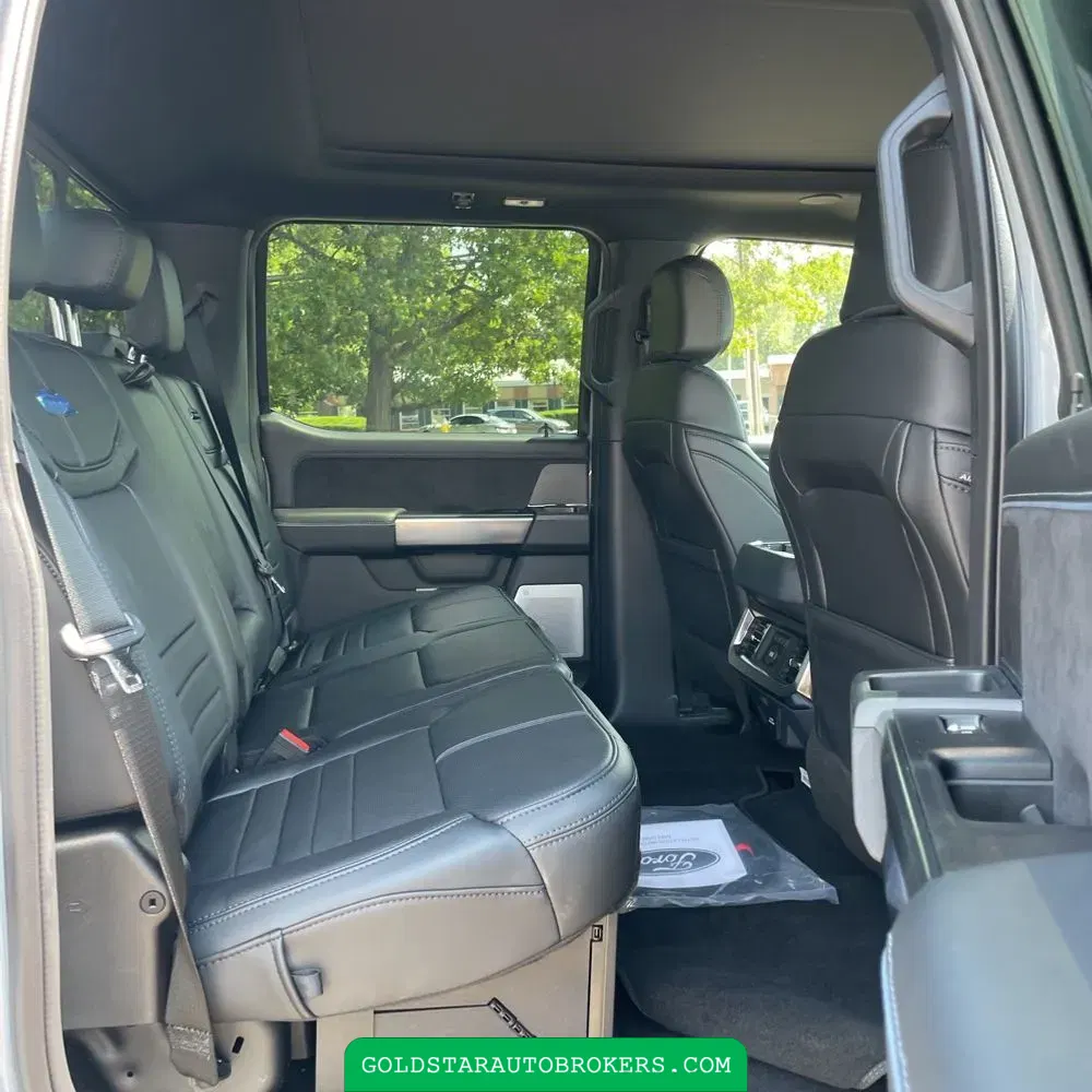 2025 Ford F-450 Super Duty Platinum