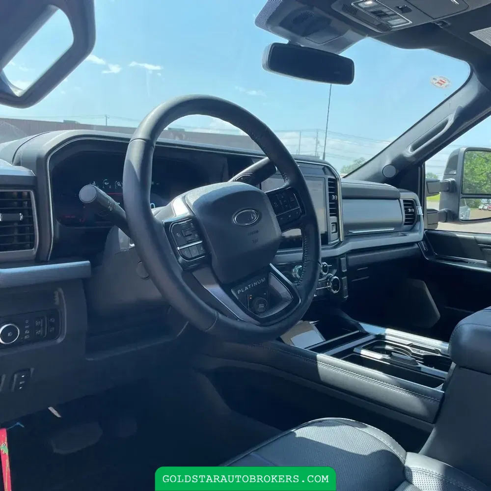 2025 Ford F-450 Super Duty Platinum