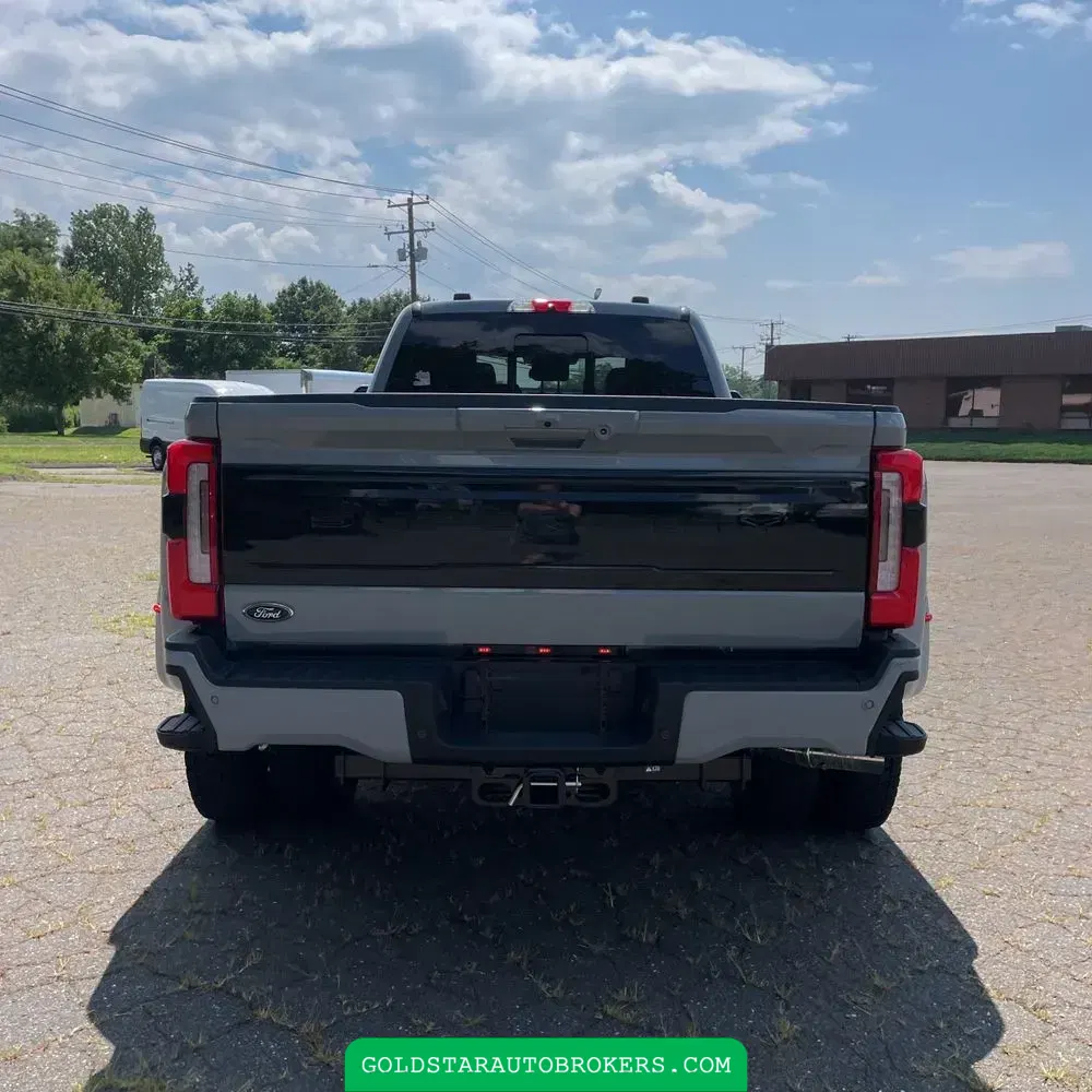 2025 Ford F-450 Super Duty Platinum