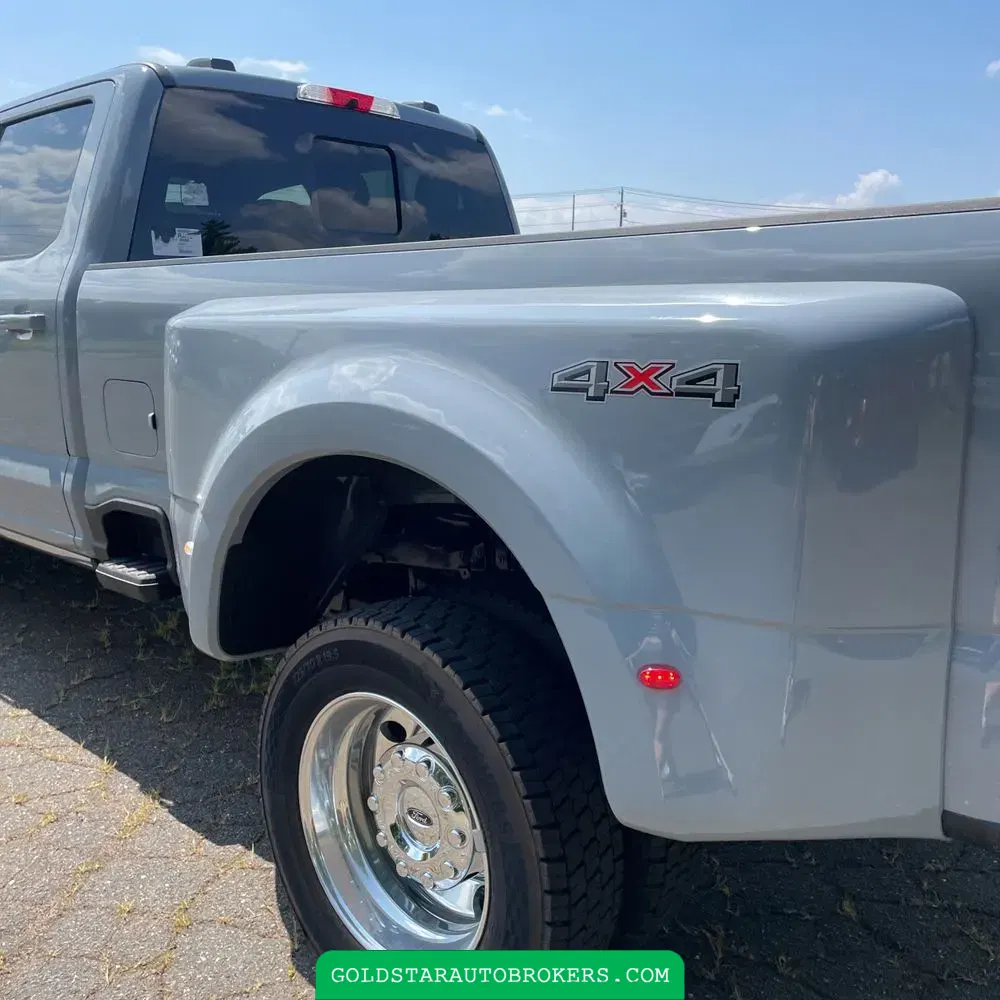2025 Ford F-450 Super Duty Platinum