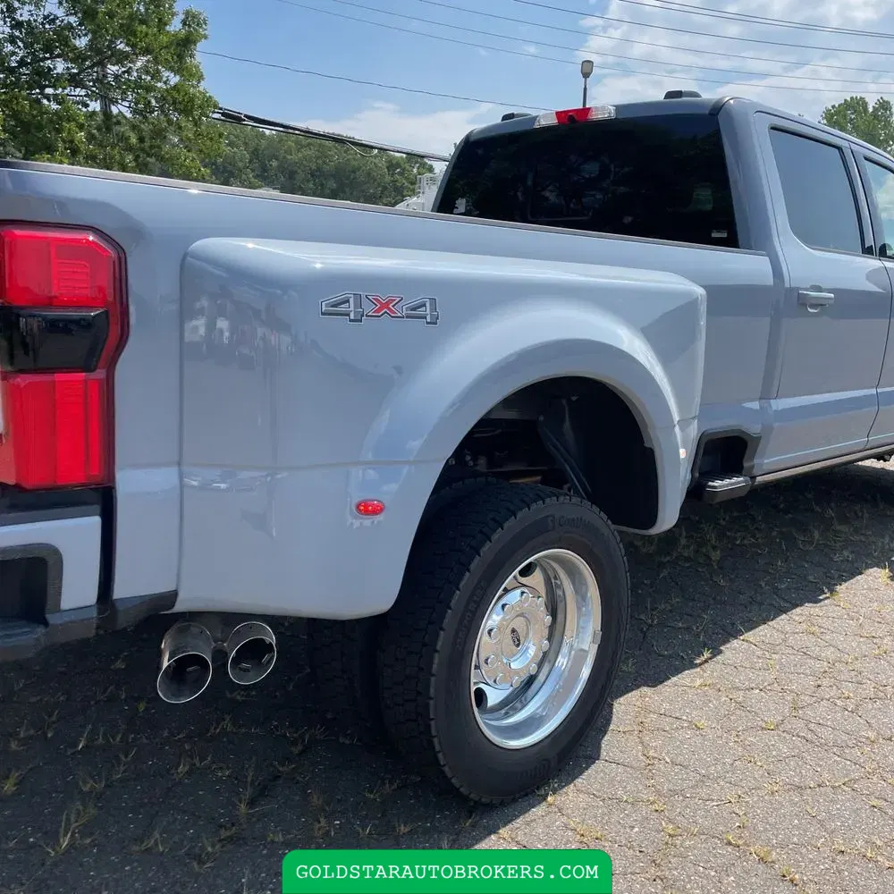 2025 Ford F-450 Super Duty Platinum
