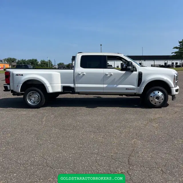 2025 Ford F-450 Super Duty Platinum