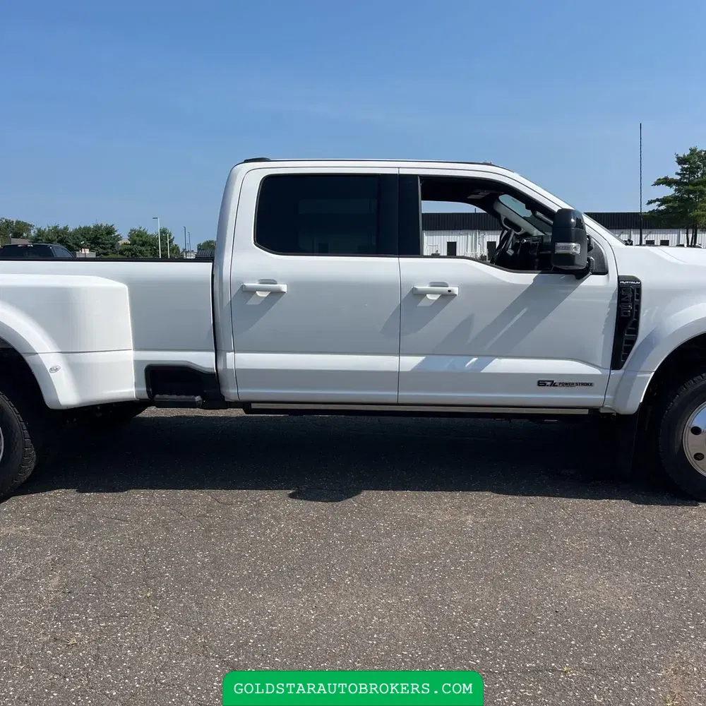 2025 Ford F-450 Super Duty Platinum