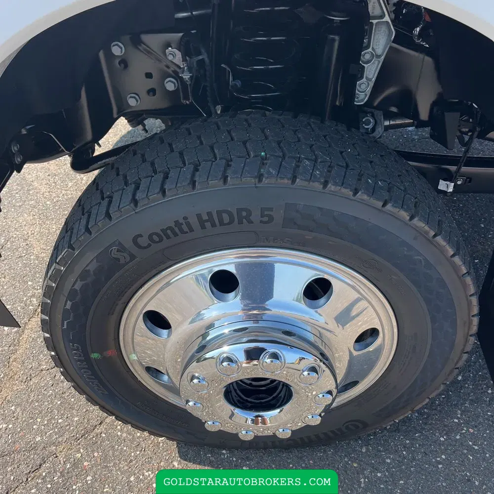 2025 Ford F-450 Super Duty Platinum