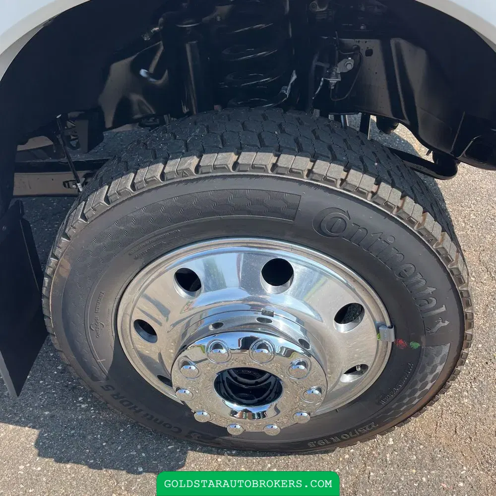 2025 Ford F-450 Super Duty Platinum