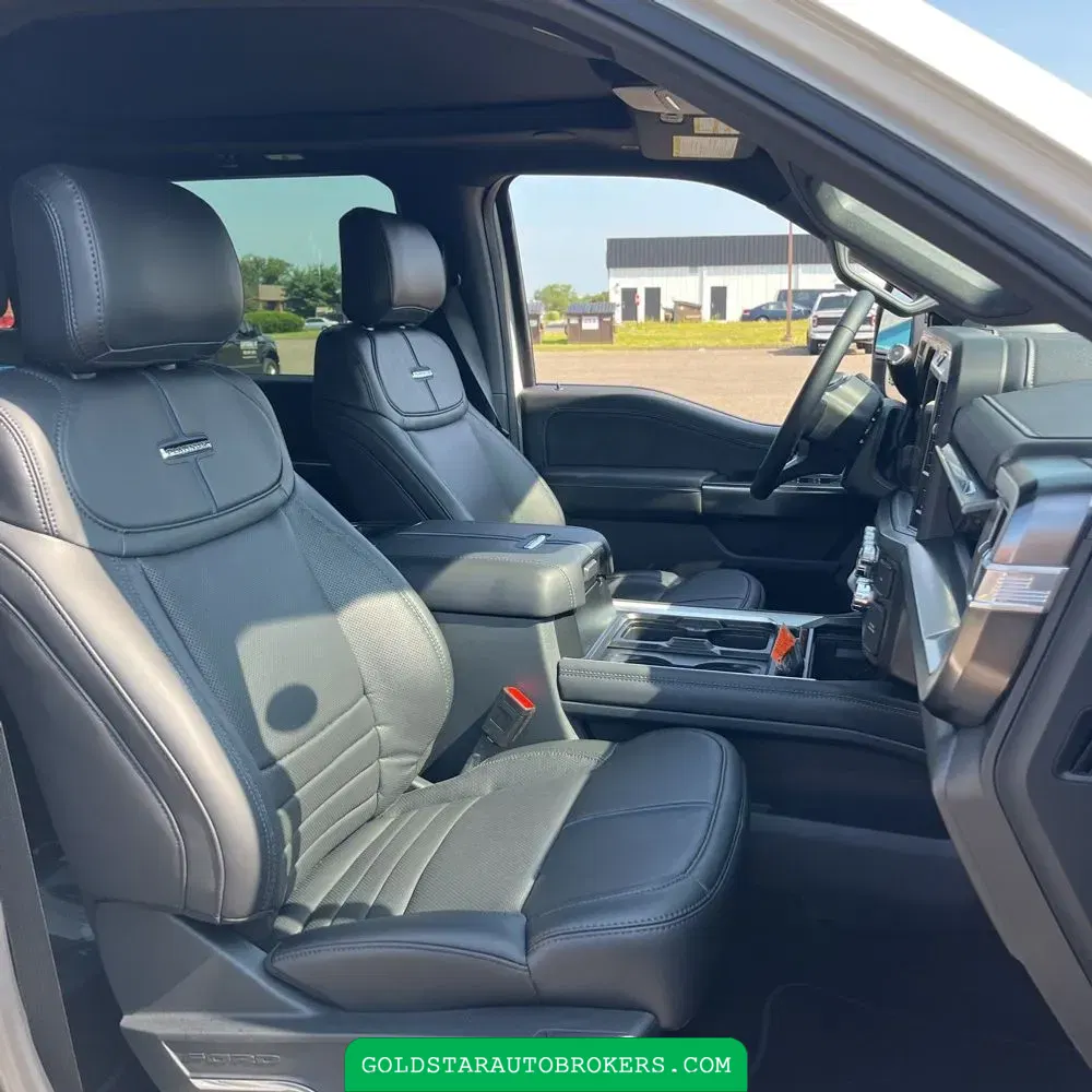2025 Ford F-450 Super Duty Platinum