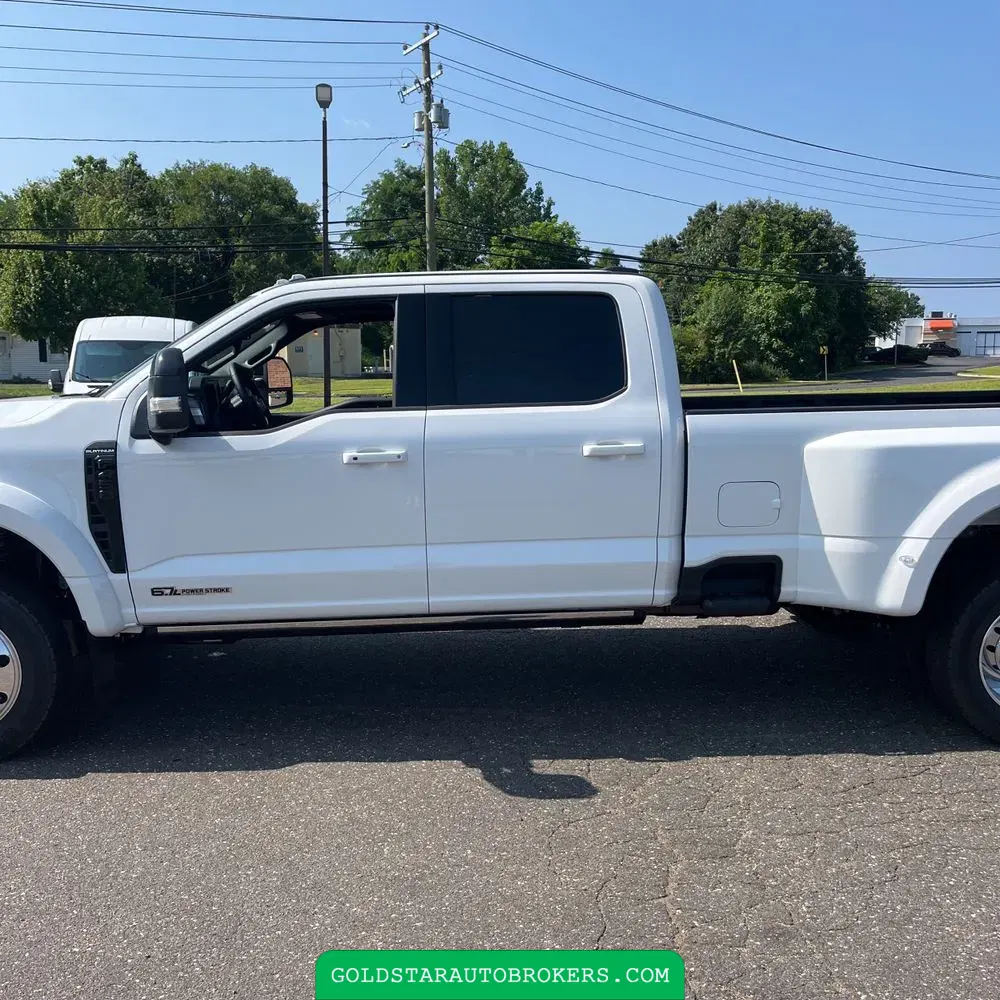 2025 Ford F-450 Super Duty Platinum