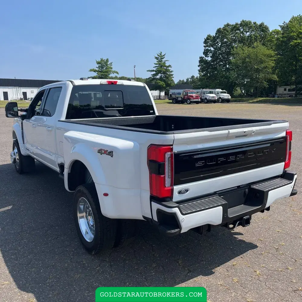 2025 Ford F-450 Super Duty Platinum