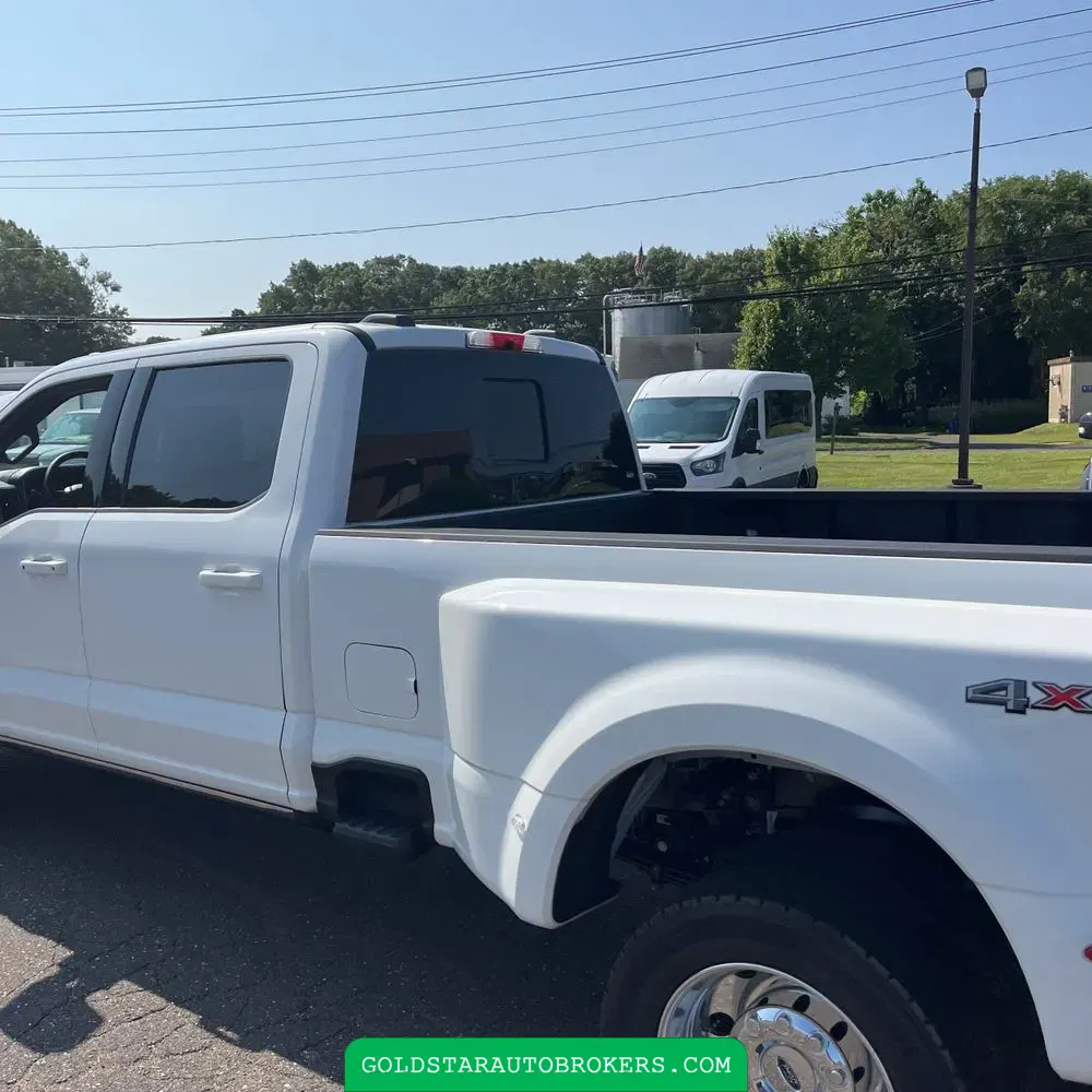 2025 Ford F-450 Super Duty Platinum