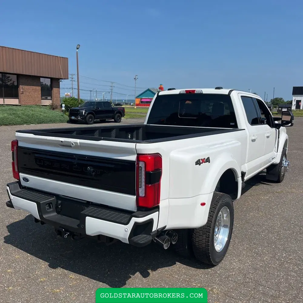 2025 Ford F-450 Super Duty Platinum