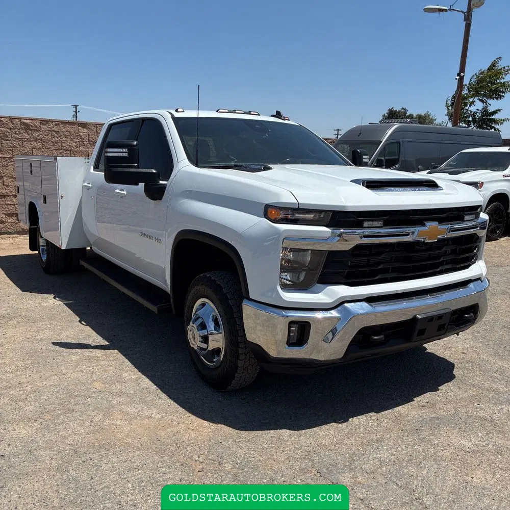 2024 Chevrolet Silverado 3500HD CC LT
