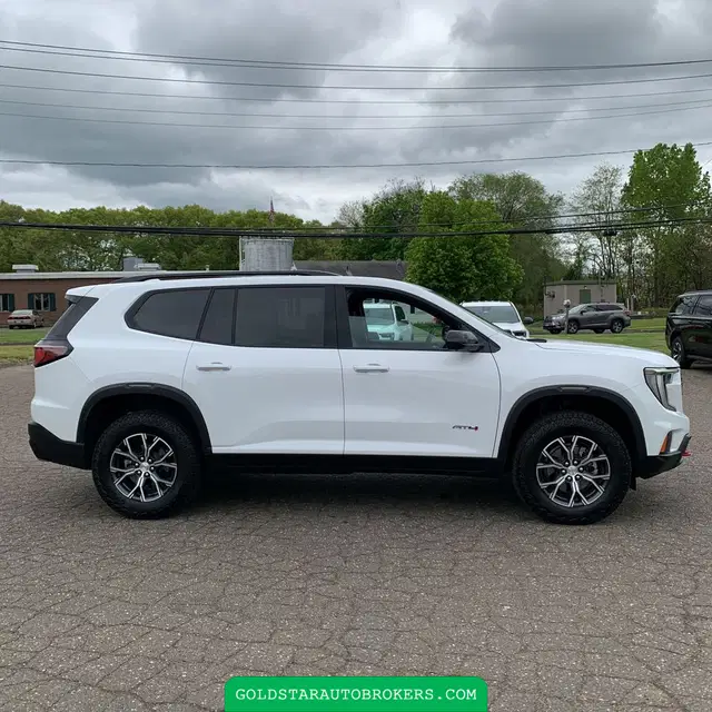 2026 GMC Acadia AT4