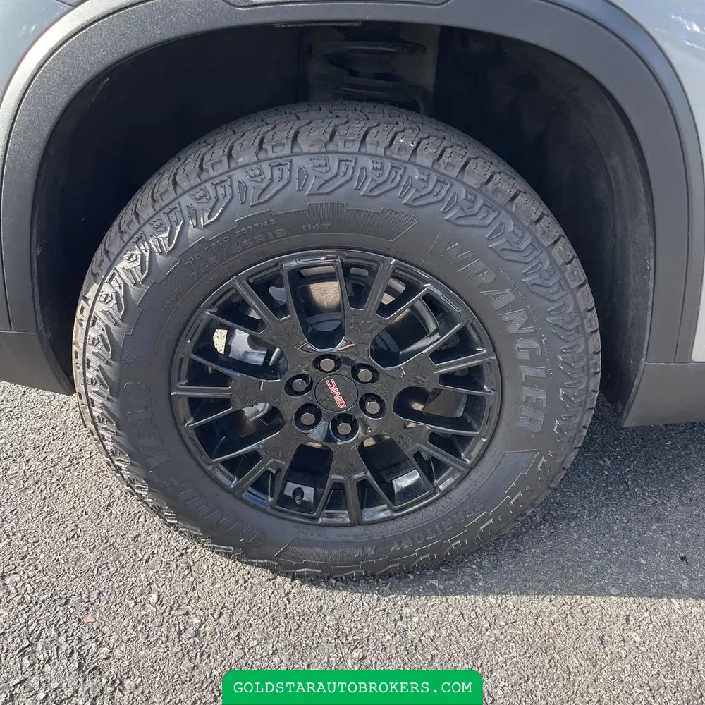 2025 GMC Acadia AT4
