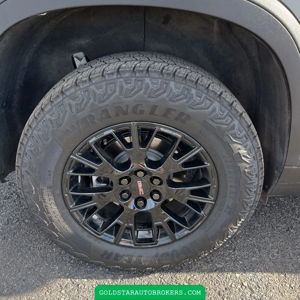 2025 GMC Acadia AT4