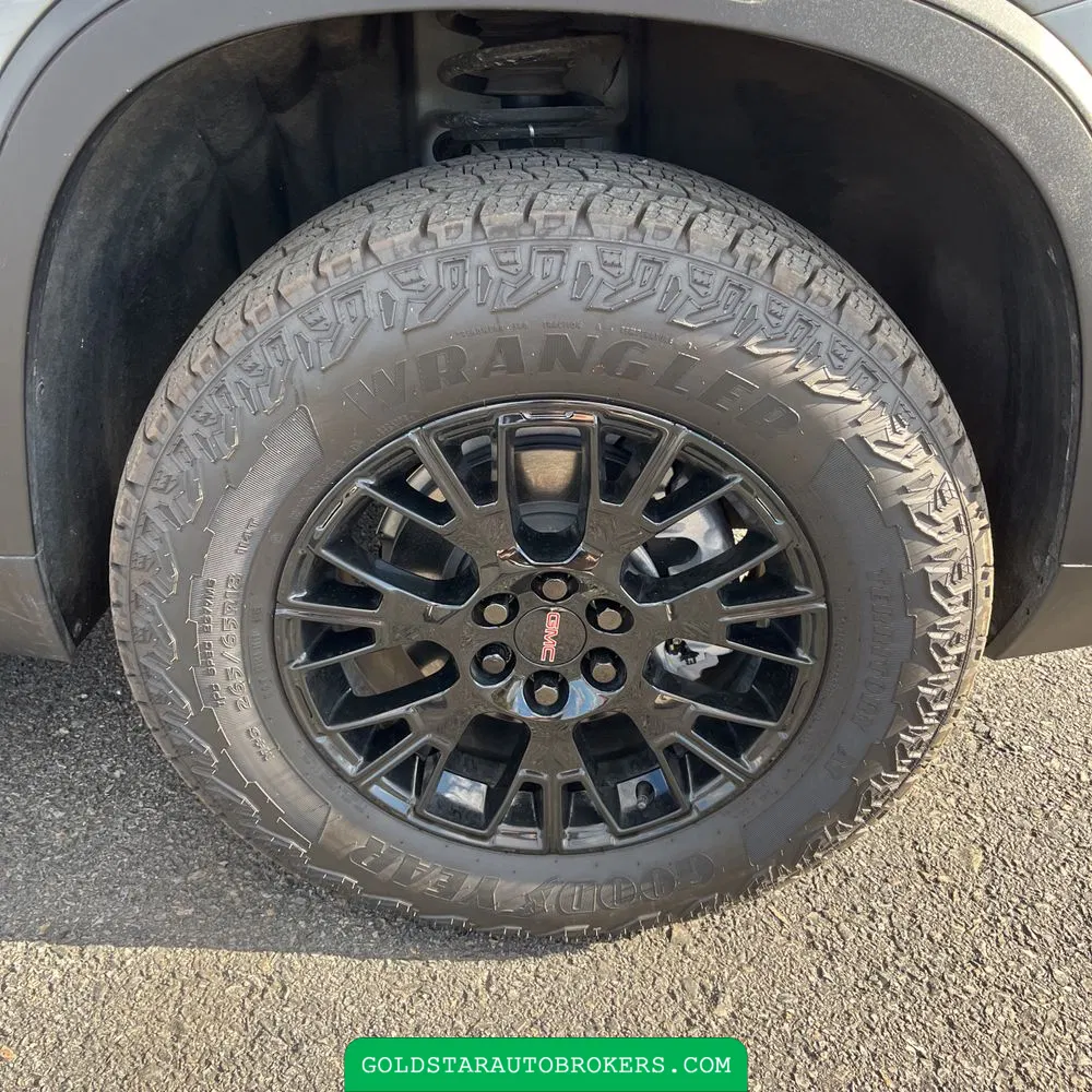 2025 GMC Acadia AT4