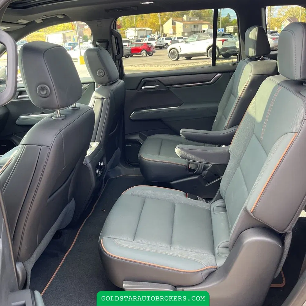 2025 GMC Acadia AT4