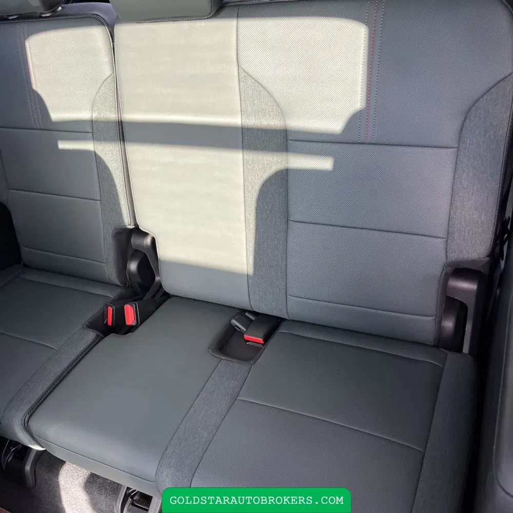 2025 GMC Acadia AT4