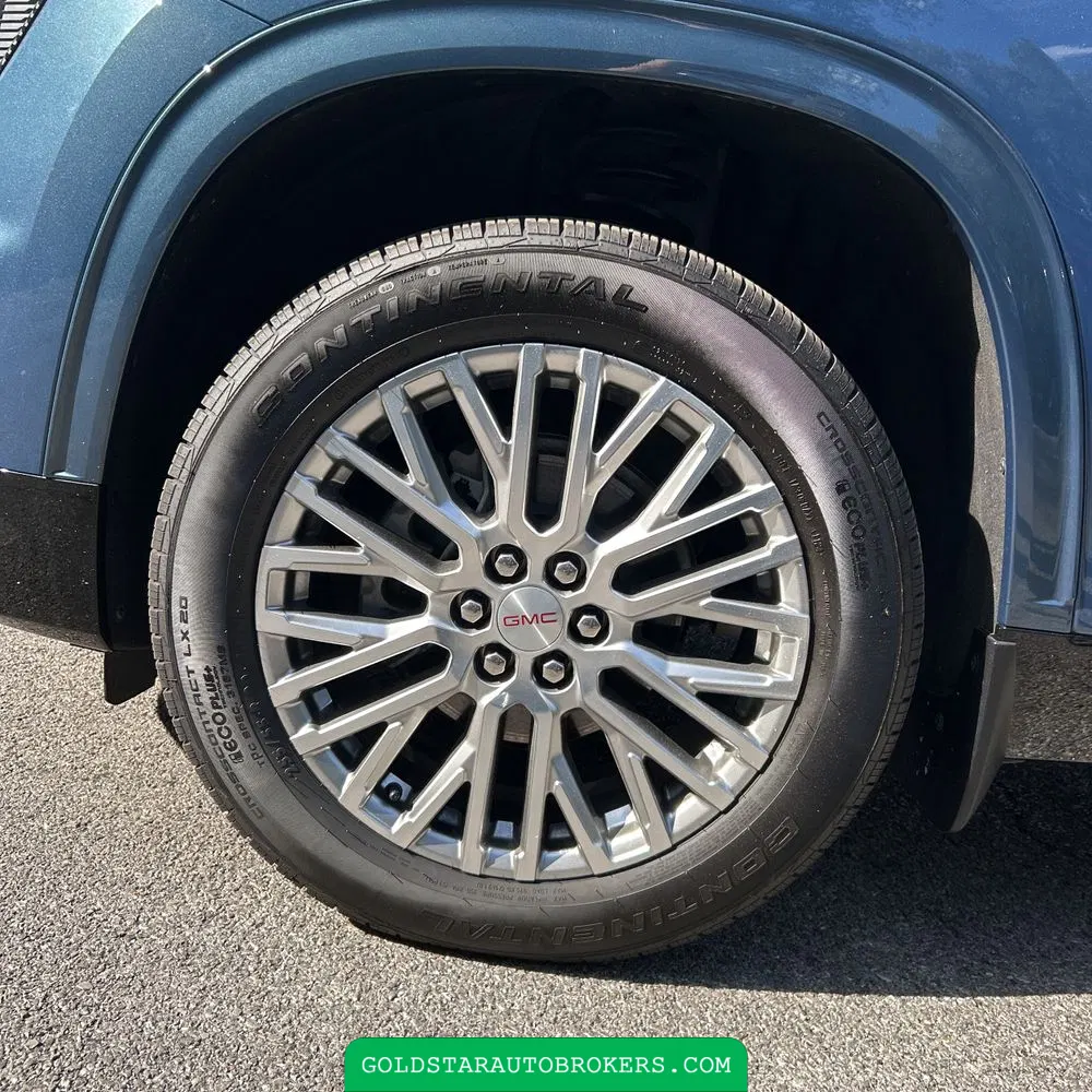 2024 GMC Acadia Denali