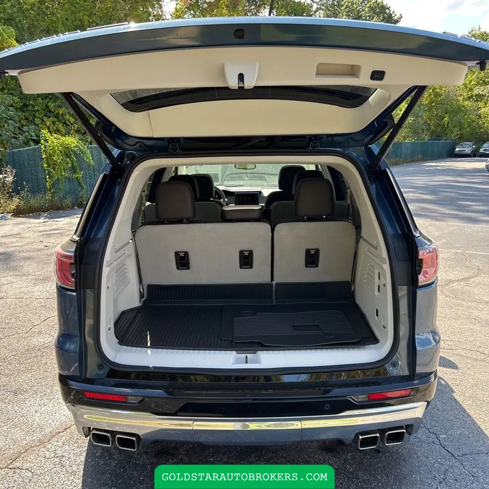 2024 GMC Acadia Denali