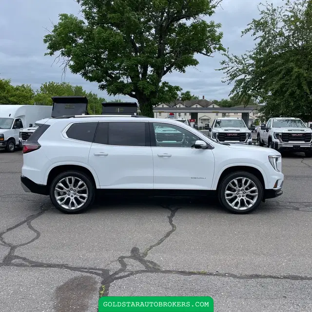 2024 GMC Acadia Denali