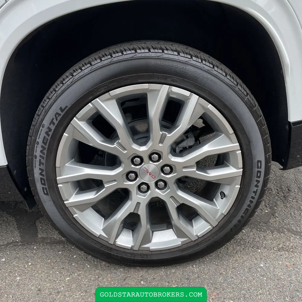 2024 GMC Acadia Denali