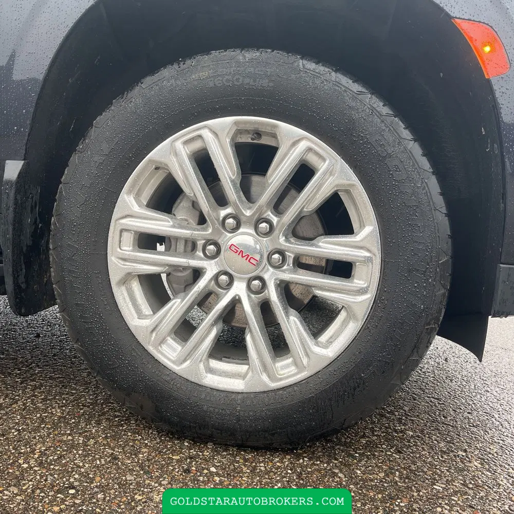 2024 GMC Yukon SLT