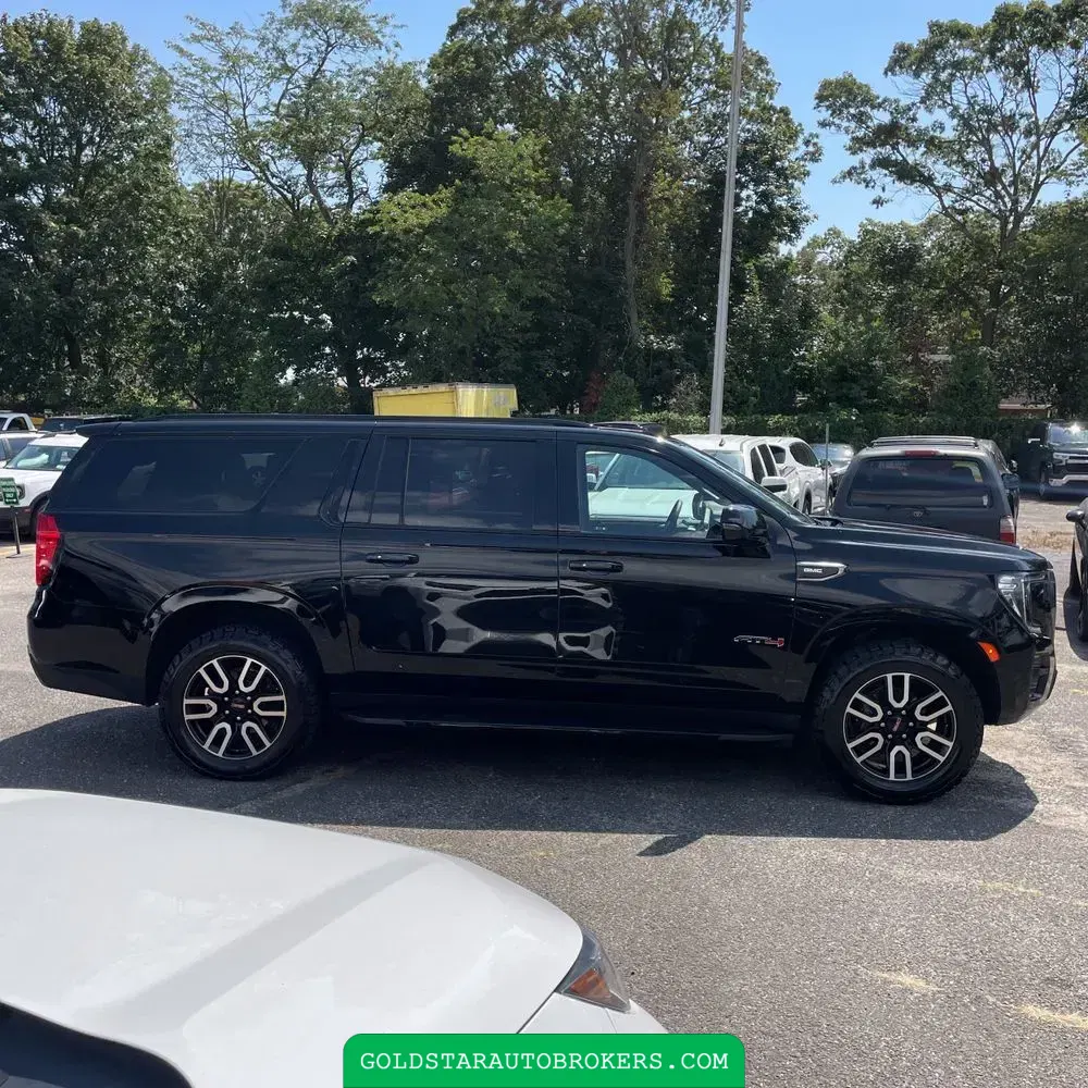 2022 GMC Yukon XL AT4