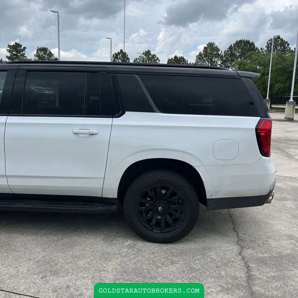 2022 GMC Yukon XL AT4