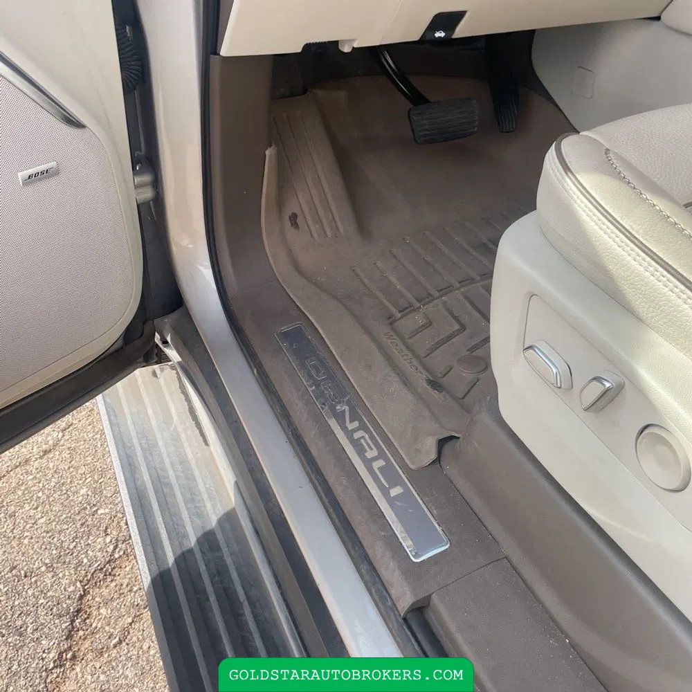 2023 GMC Yukon XL Denali