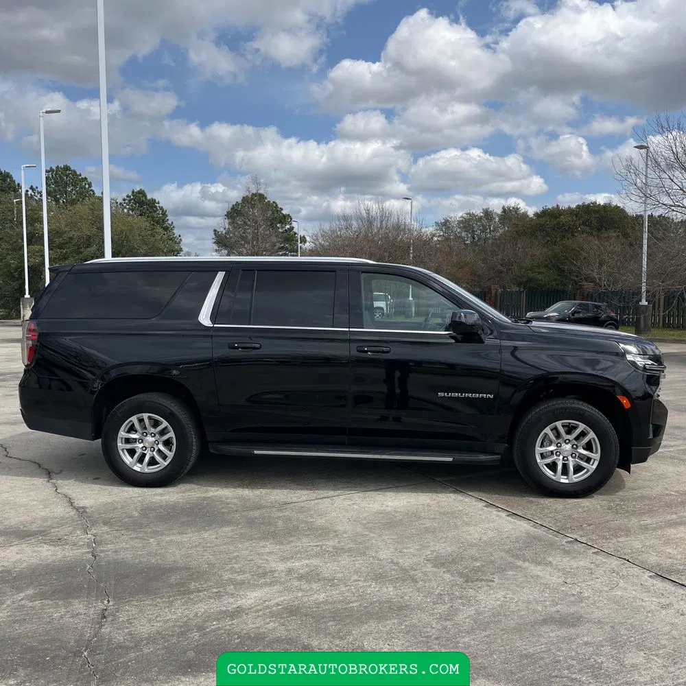 2024 Chevrolet Suburban LT