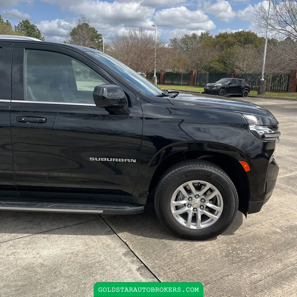 2024 Chevrolet Suburban LT