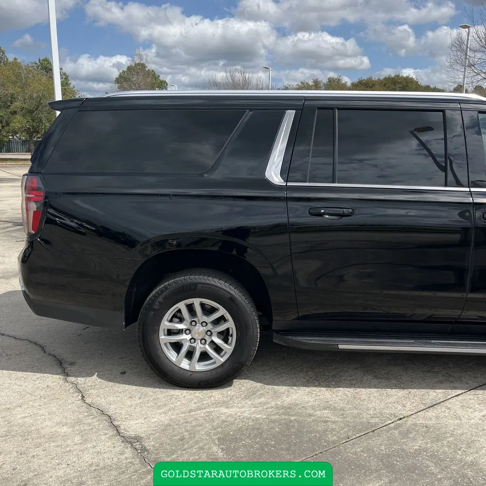 2024 Chevrolet Suburban LT