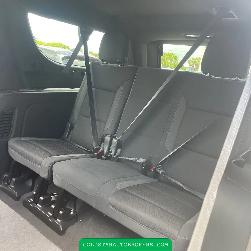 2024 Chevrolet Suburban LS