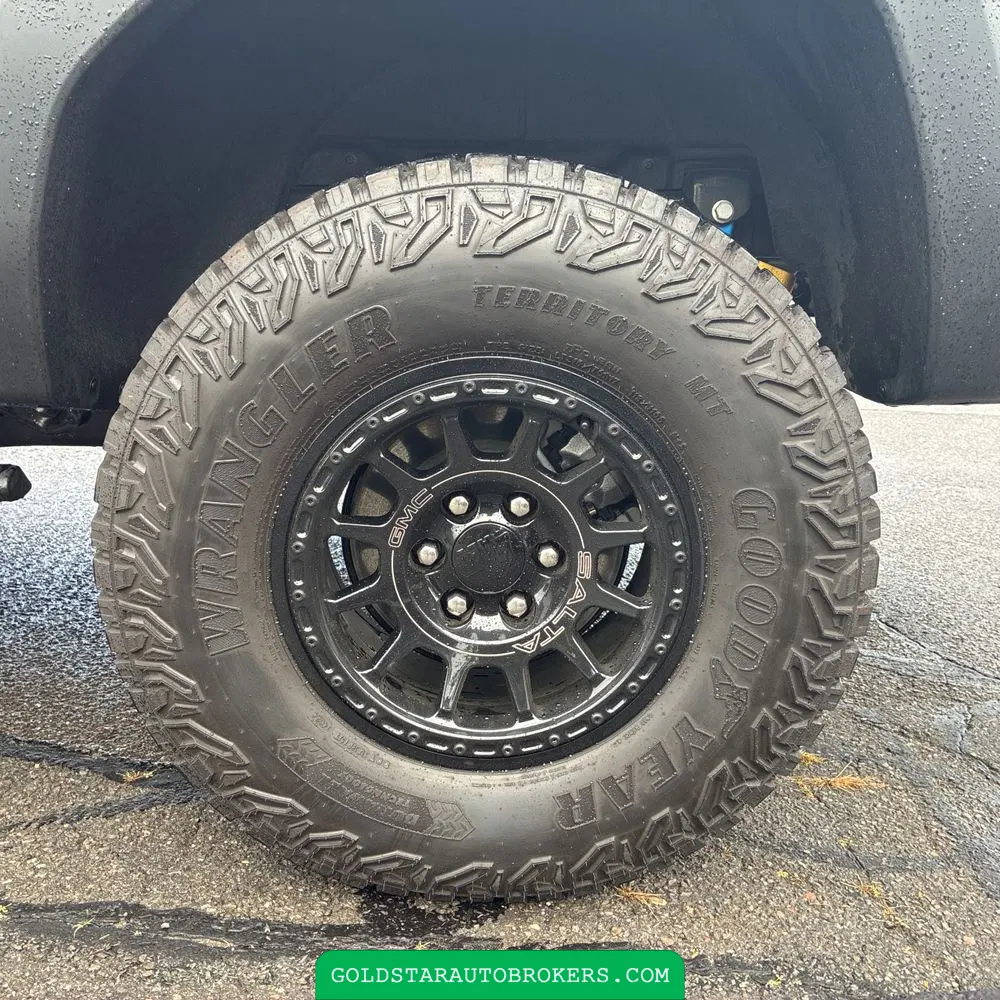2025 GMC Canyon AT4