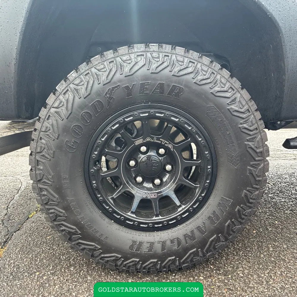 2025 GMC Canyon AT4