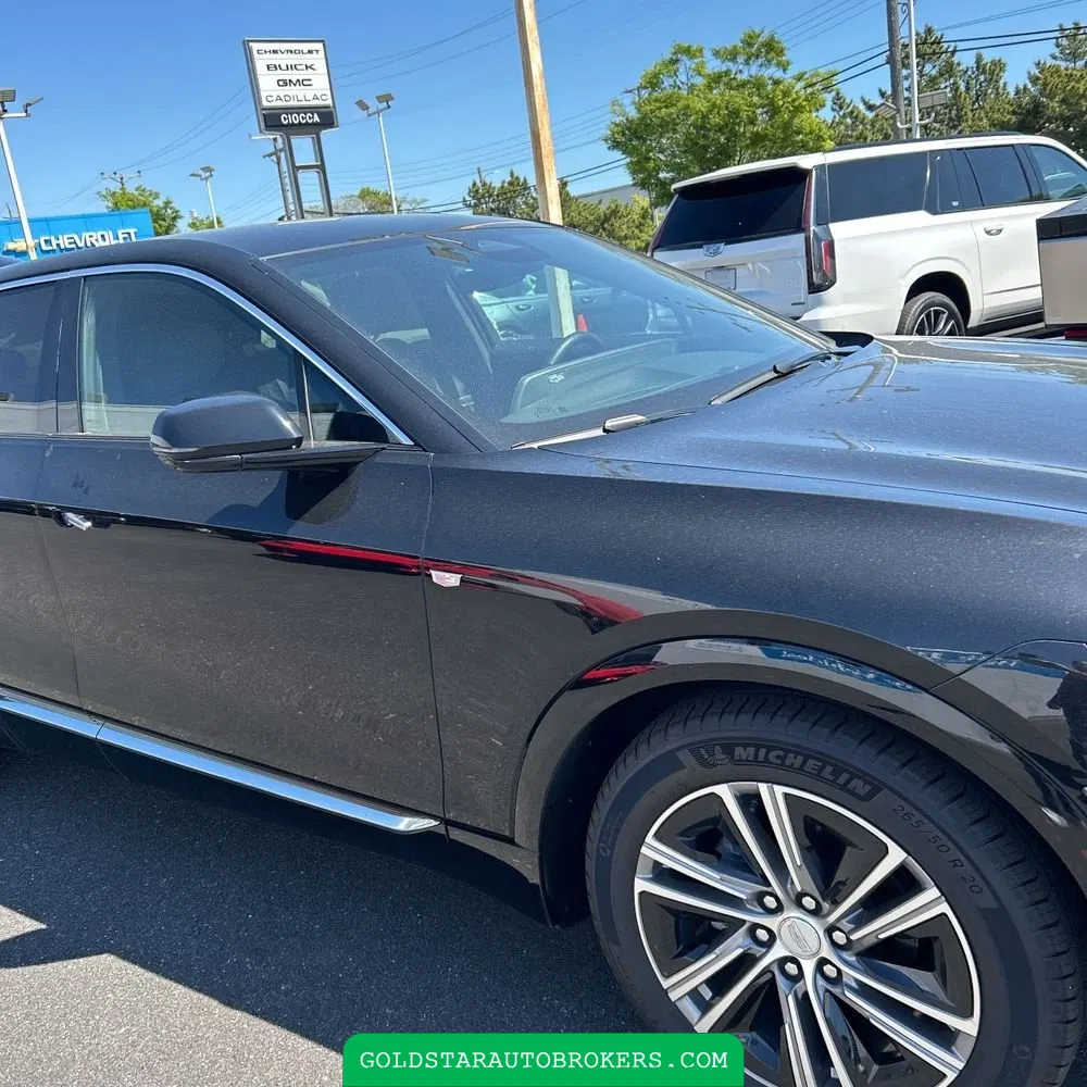 2024 Cadillac LYRIQ Luxury 1