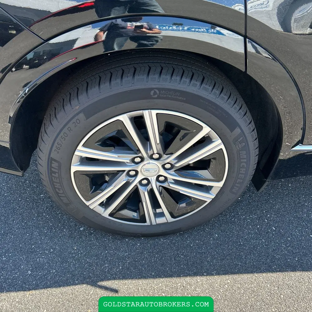 2024 Cadillac LYRIQ Luxury 1
