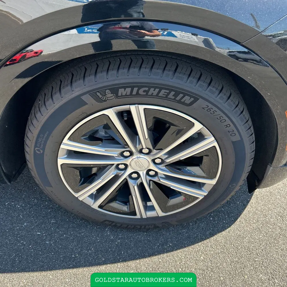2024 Cadillac LYRIQ Luxury 1