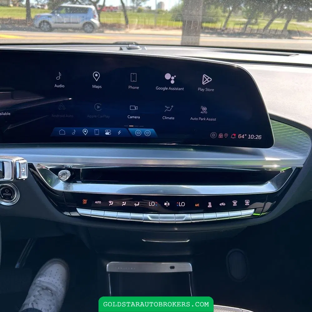 2024 Cadillac LYRIQ Luxury 1