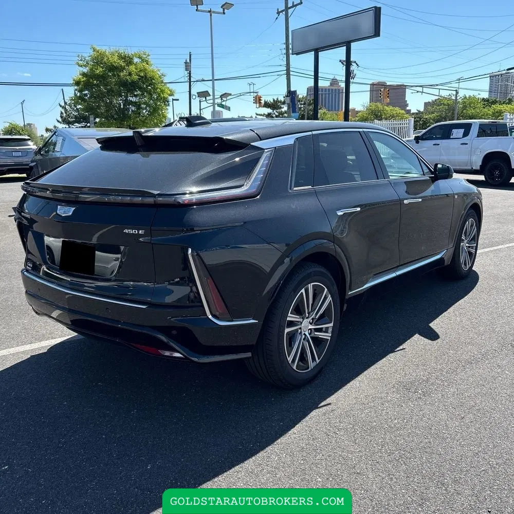 2024 Cadillac LYRIQ Luxury 1